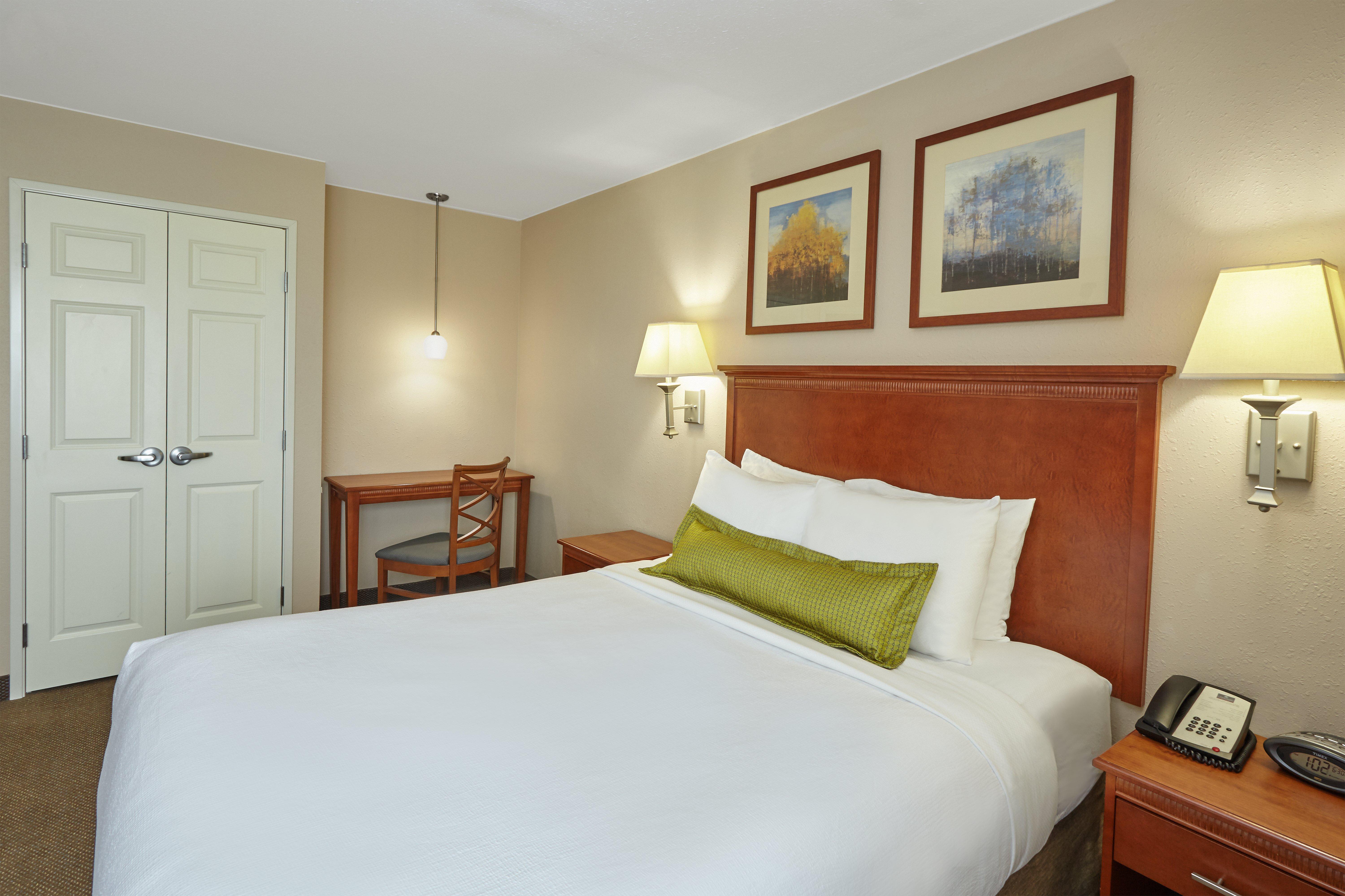 Candlewood Suites Aurora-Naperville By Ihg Экстерьер фото